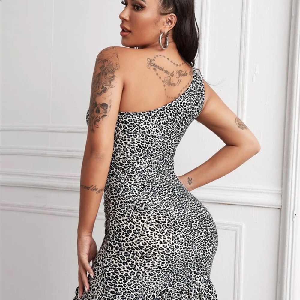 One Shoulder Leopard Drawstring Dress - Picture 5 of 7
